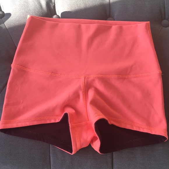 lululemon athletica Pants - Lulu mid waist booty short